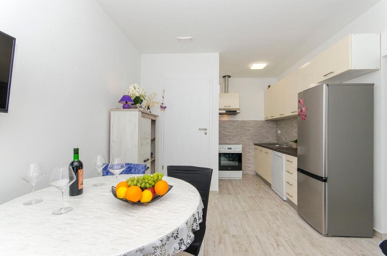 Apartment Paradise Postira Exterior photo